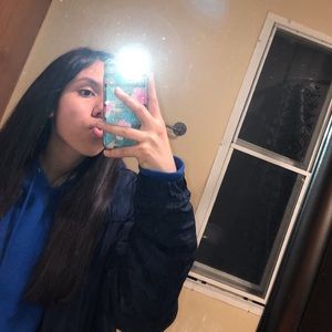 Meet your Posher, Carla